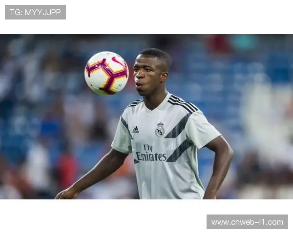 维尼修斯：皇马需团结，相信阿隆索能带队走出困境