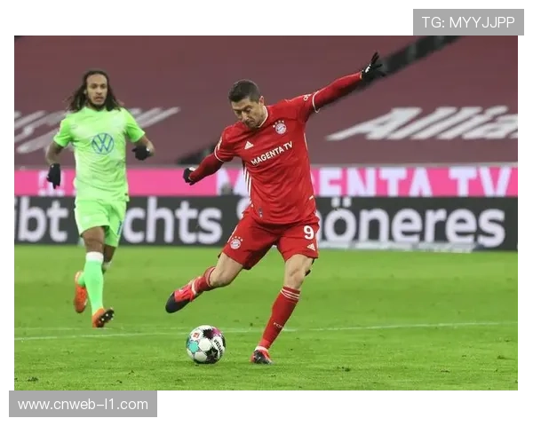 拜仁8-1狂胜沃尔夫斯堡，凯恩格雷罗联手轰入五球